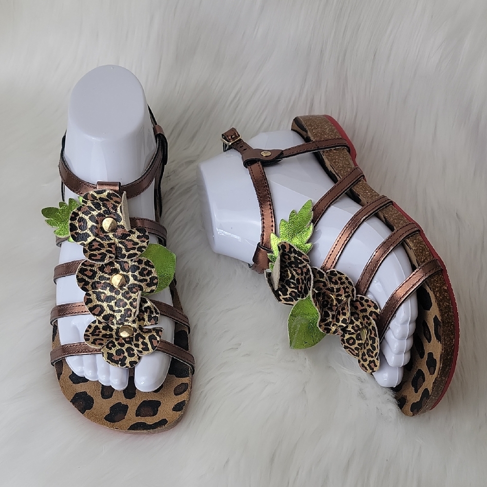 BEVERLY FELDMAN Leopard Print Appliqué Flowers Open Toe Strappy Comfort Sandals